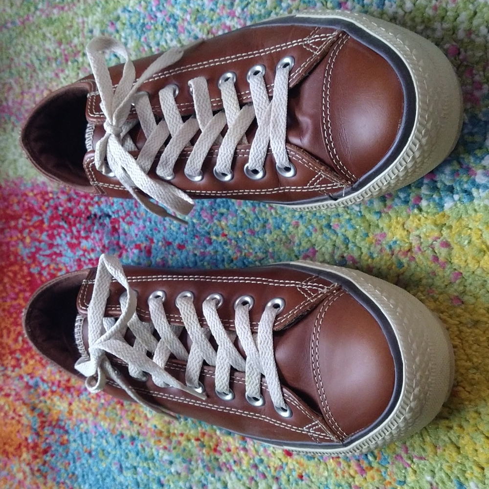 Vintage Converse All Star Low Top Leather 126814C (men's 9, women's 11)